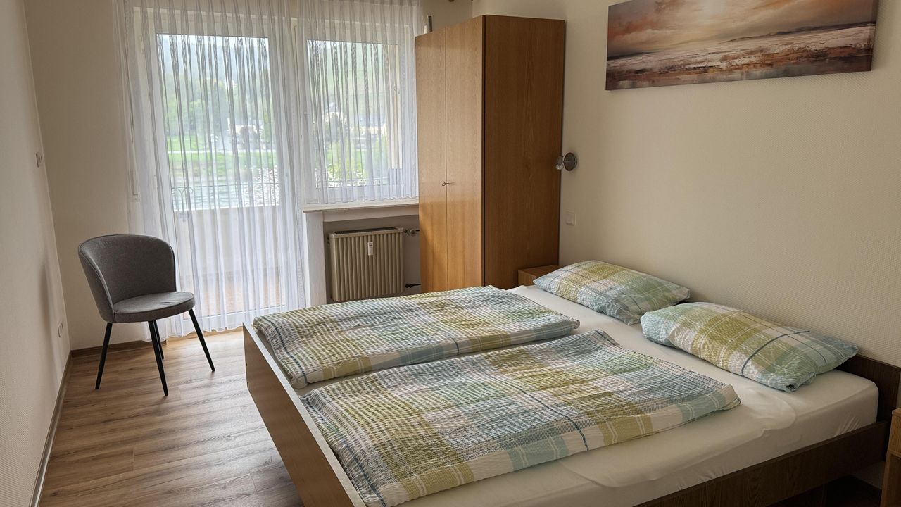Schlafzimmer 1 - FeWo 2 Schlafzimmer 1 - FeWo 2